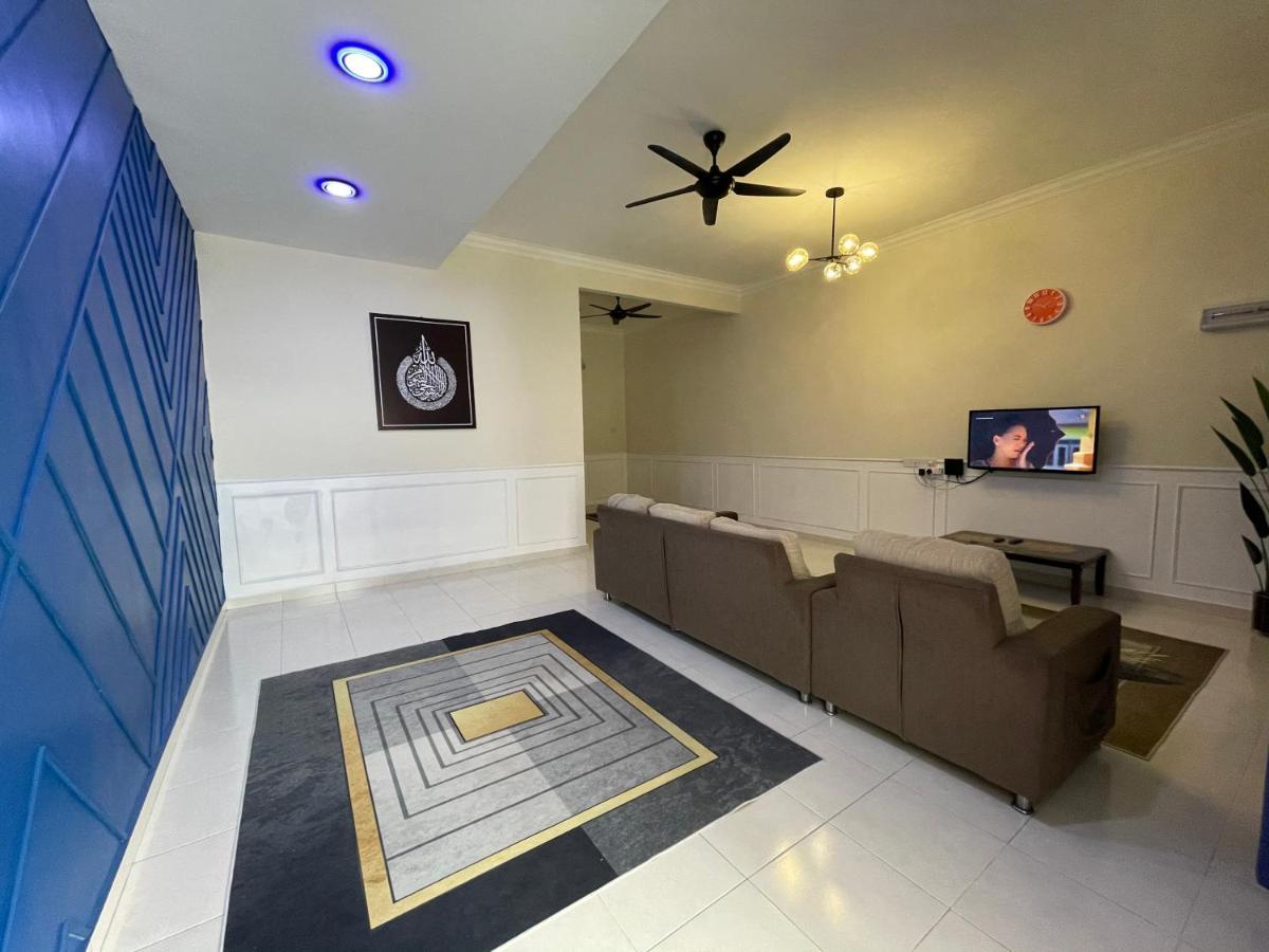 No 61 Nazirin Homestay Tmn Indah Raya 2 Manjung Lumut Exterior photo