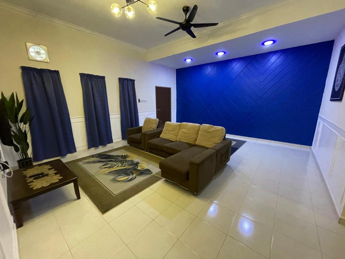 No 61 Nazirin Homestay Tmn Indah Raya 2 Manjung Lumut Exterior photo