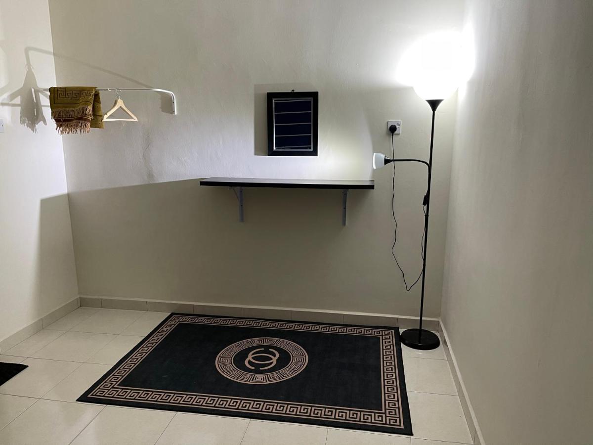 No 61 Nazirin Homestay Tmn Indah Raya 2 Manjung Lumut Exterior photo